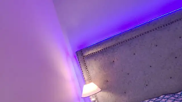 LuluRagazziのライブXXXチャット