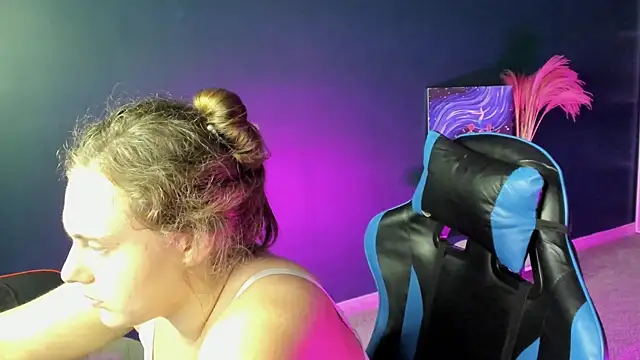 Czat XXX na żywo – elara_sunbeam