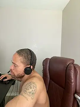 Fathero1time XXX чат на живо