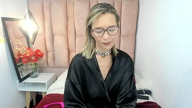 Issa_Milf__ Obrolan Langsung XXX