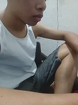curious_straight_guy élő XXX-chatje