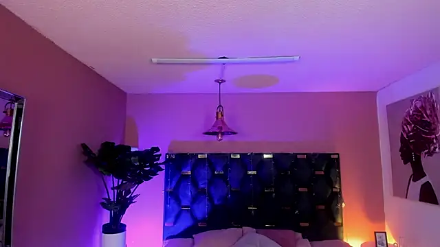 Velvet_Dreamss' Live XXX Chat