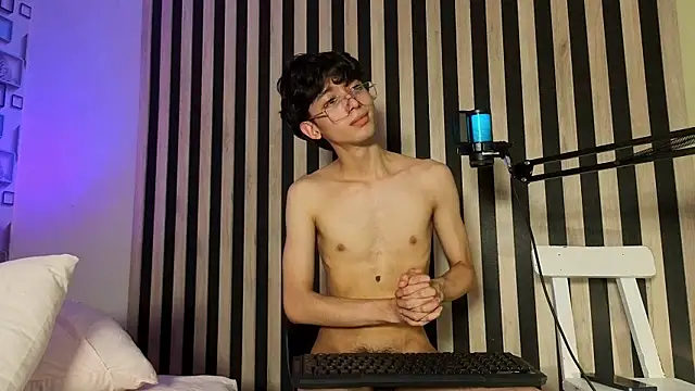 Twink_Sebas7 现场XXX聊天
