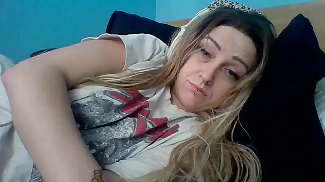 cutiekayls Show in webcam