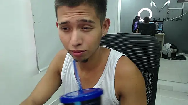 harold_18_ Live XXX Chat