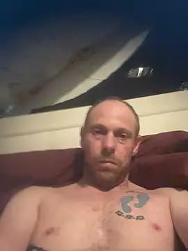 J19L84C's Live XXX Chat