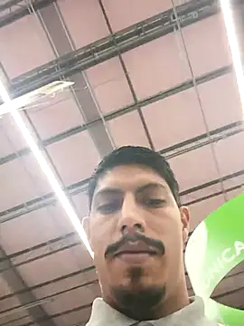MexiicanOooooooo's Live XXX Chat