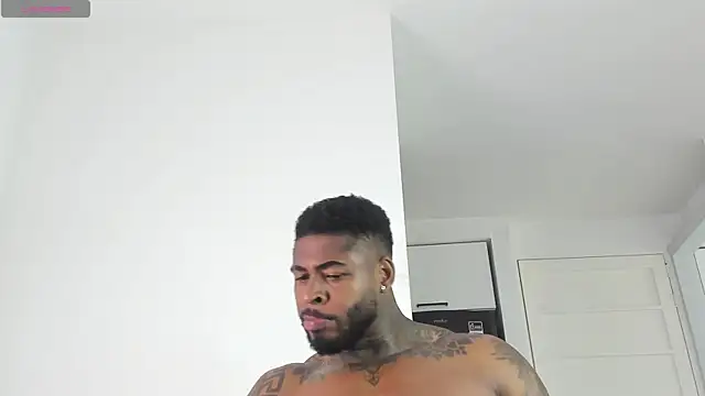 Makonneen Live XXX-Chat