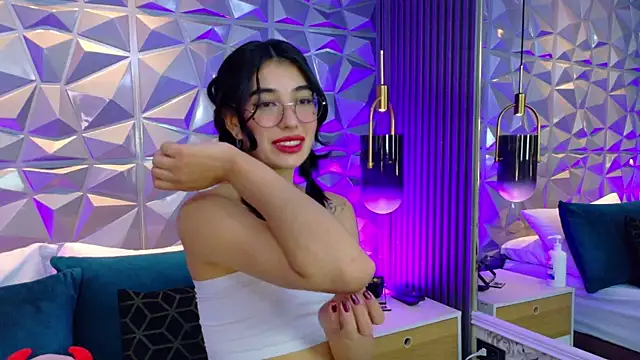Chat XXX en directo de AdelineJhones