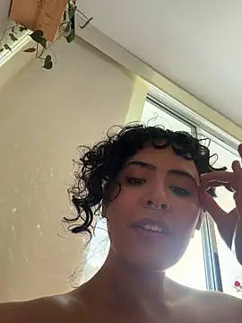 SugarTroubl33 Adlı Modelin Canlı XXX Sohbeti