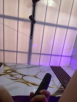 Chat +18 de kira_ec ao vivo