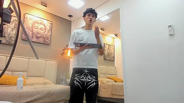 thom_ames Adlı Modelin Web Kamerası Şovu