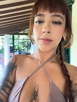 AliceMrtnz's Live XXX Chat