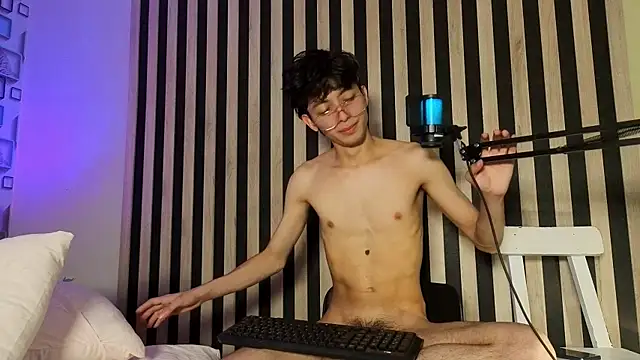 Twink_Sebas7のライブXXXチャット