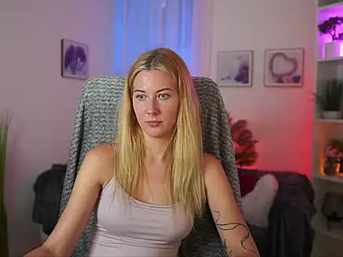 EmilySwann_ Chat XXX in diretta