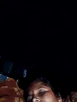 Hot_di97 Adlı Modelin Canlı XXX Sohbeti