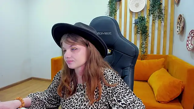 ChloeHalses Live XXX Chat
