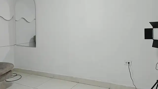 ArohomLester_ XXX чат на живо