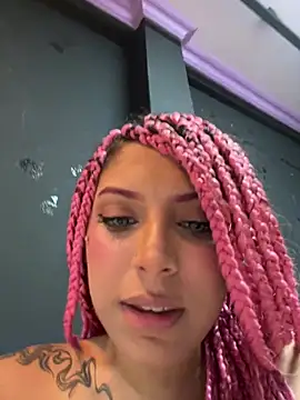 GiaRedd's Live XXX Chat