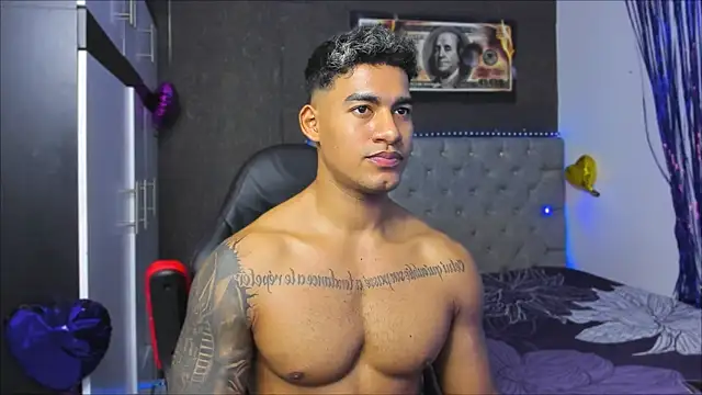 luigi_hot_ Obrolan Langsung XXX