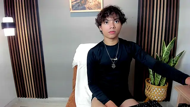 แชท XXX สดของ Honeymoon_sariel
