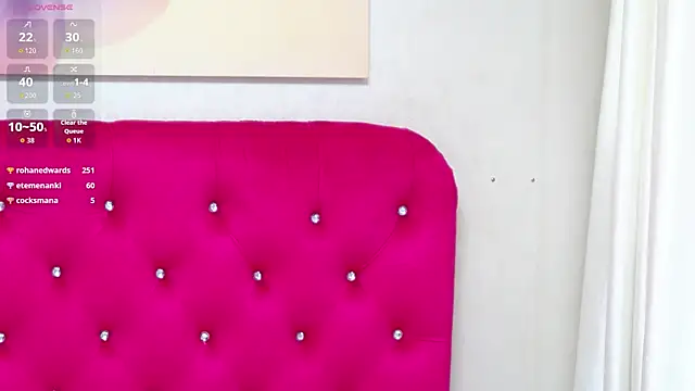 LoraDelNiro's Live XXX Chat