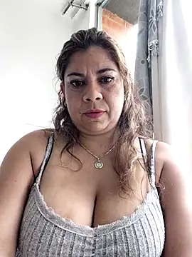 Laura-Hernandez Live XXX-Chat