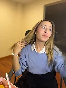kloe__t18 Chat XXX offline