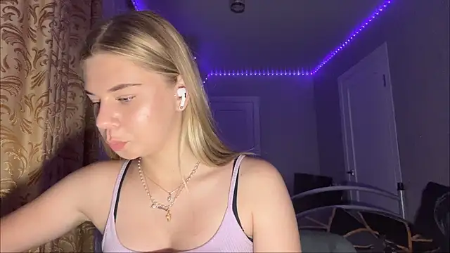 HoneysPiee Live XXX-Chat