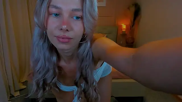 Show modela LuluAlis na web-kameri