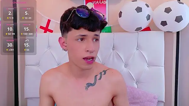 Axel__Evans Adlı Modelin Canlı XXX Sohbeti