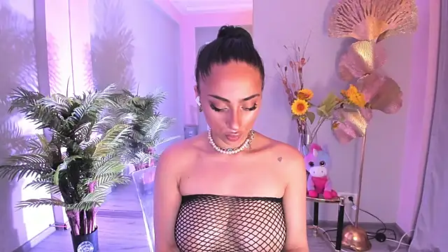 Cupcake_Izzy Chat XXX in diretta