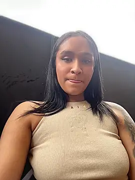 Isabella-Teen Live XXX-Chat