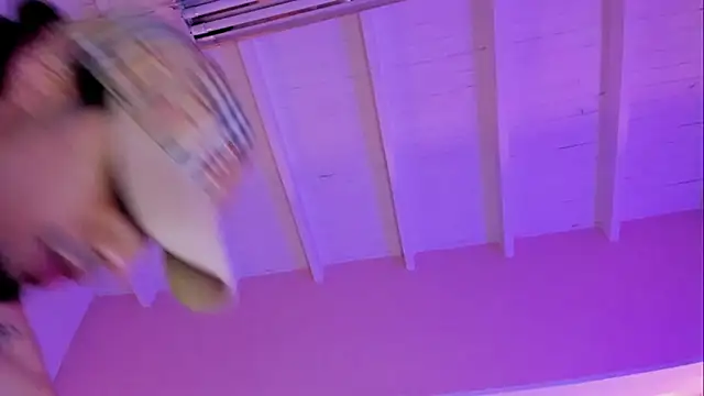 XXX chat uživo modela MichaelEvanss_