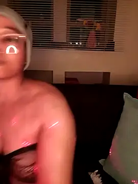 Chat +18 de ORUOMA ao vivo