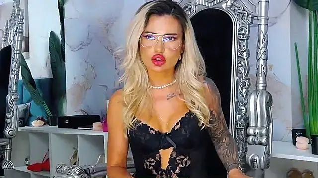 NightshadeIris Live XXX-Chat