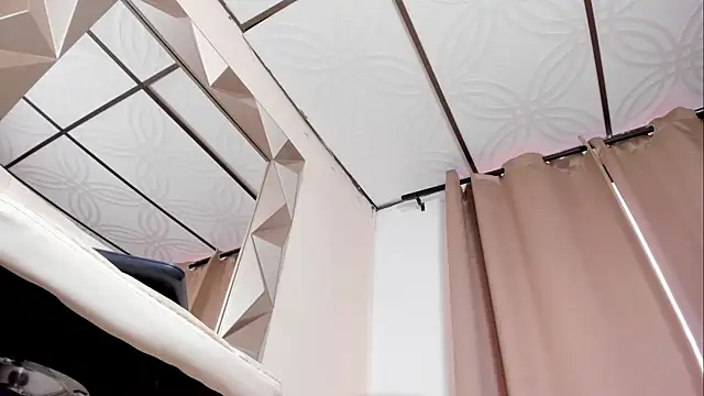 Mia_scarlet69のライブXXXチャット