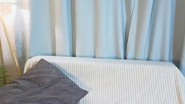 LuraPodraza's Live XXX Chat