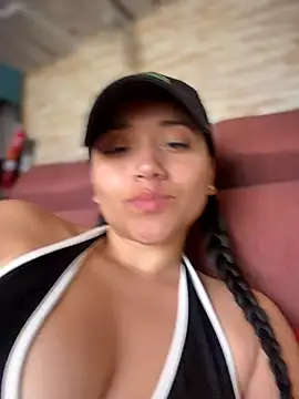 Veronica_Wins_'s Live XXX Chat
