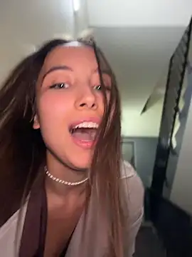 ICrazyOneIRL Live XXX-chat