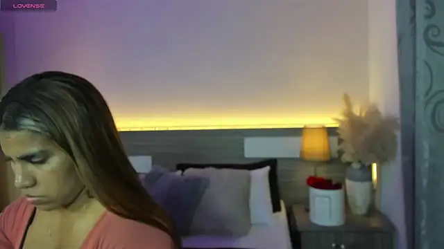 ZarahFoxx – Naživo XXX chat