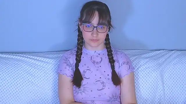 צ'אט XXX בשידור חי של TessaDoll
