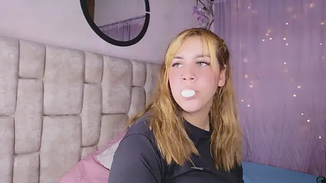 Chat +18 de NanyMatrioska ao vivo
