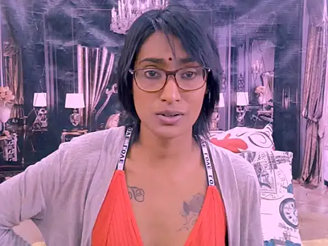 Chat XXX en directo de IndianRebel4u2Luv