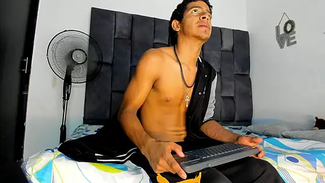 Živý XXX chat brian_smitth