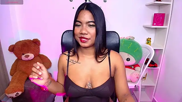sharlottxl XXX чат на живо