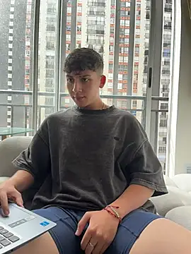 OLIVER_K live XXX chat