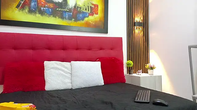 Онлайн чат XXX AriCole_