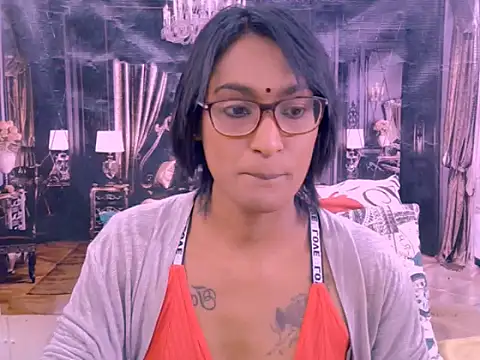 Chat XXX en directo de IndianRebel4u2Luv