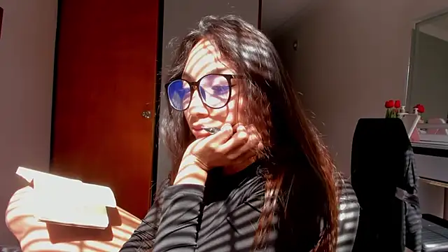 LilyGarcia: απευθείας συνομιλία ΧΧΧ